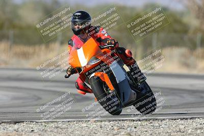 media/Dec-01-2025-Moto Forza (Mon) [[2daa91e15f]]/3-Beginner Group/Session 3 (Turn 3)/